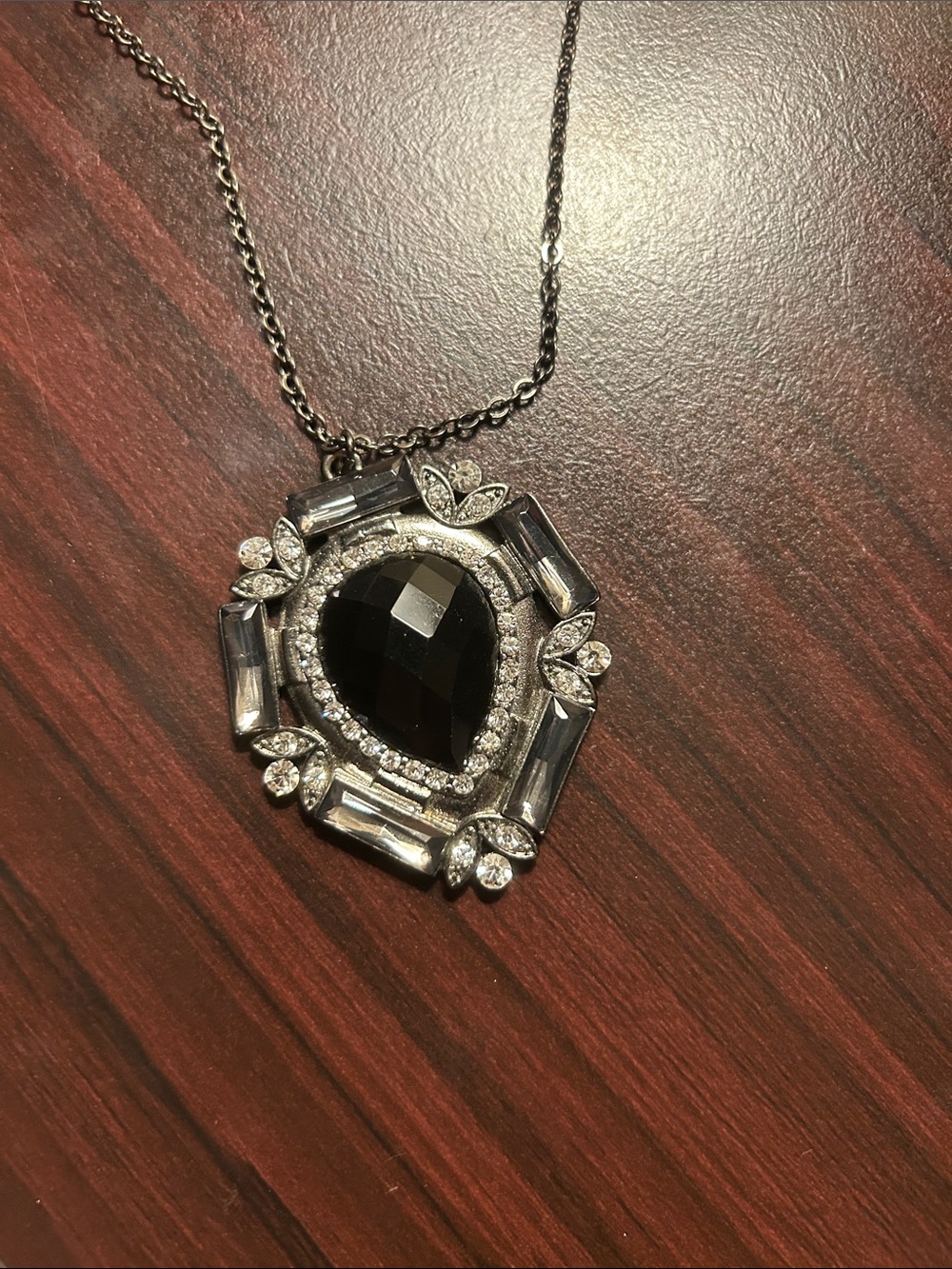 Elegant Black Teardrop Pendant Necklace